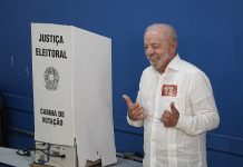 La victoria de Lula da Silva en Brasil provoca la caída de las acciones de Telefónica y Santander