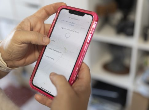 España lidera las transferencias al exterior en Argentina y Chile