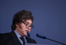 Milei ataca a Sánchez y expone los logros de su gobierno en su primer acto en Madrid