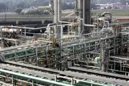 Alpek abandona los ‘números rojos’ tras obtener 259,8 millones hasta septiembre