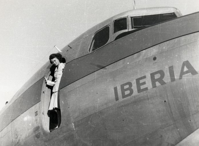 Iberia celebra el 80 aniversario desde el primer vuelo con «azafata» en España